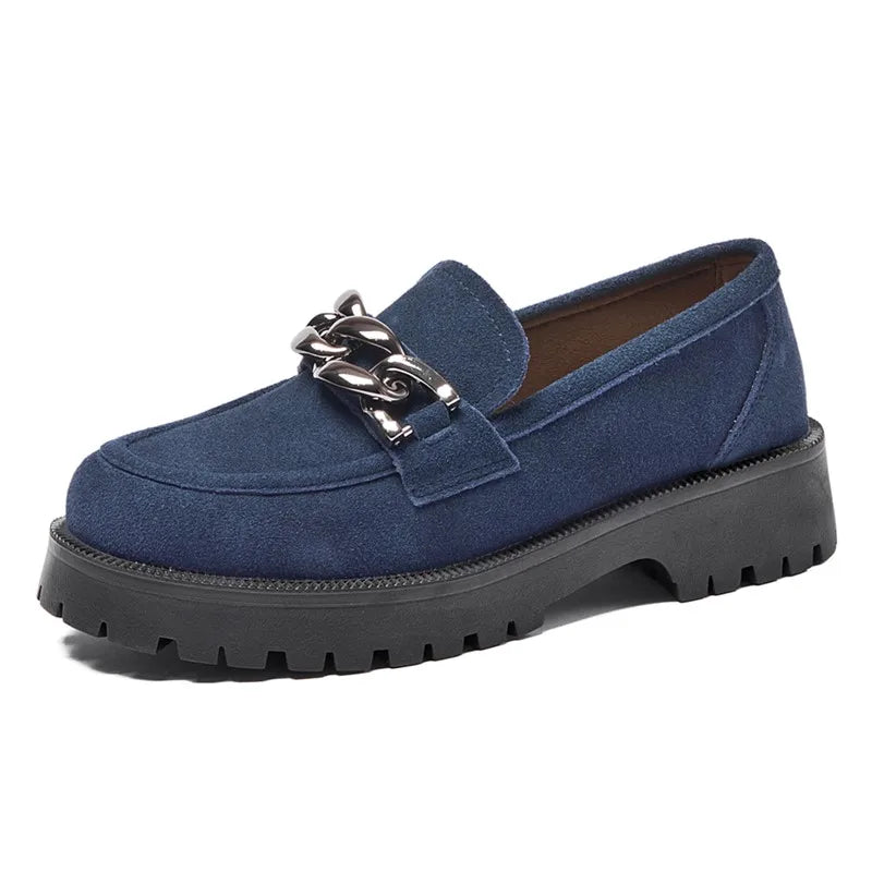 Blå loafers i mocka med guldspänne och tjock sula