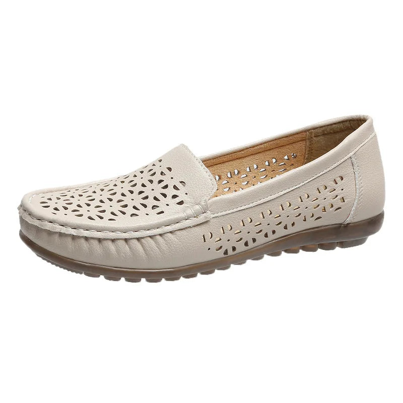 Genombrytna beige loafers med mjuka sulor för kvinnor
