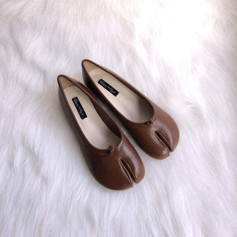Platta bruna ballerinor loafers tabi