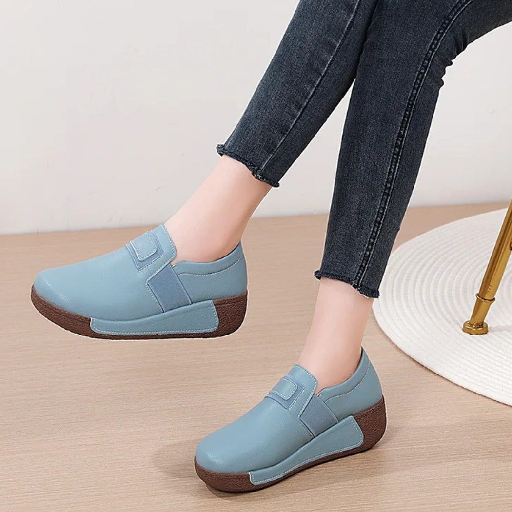 Ergonomiska kilklackloafers i syntetiskt läder för dam