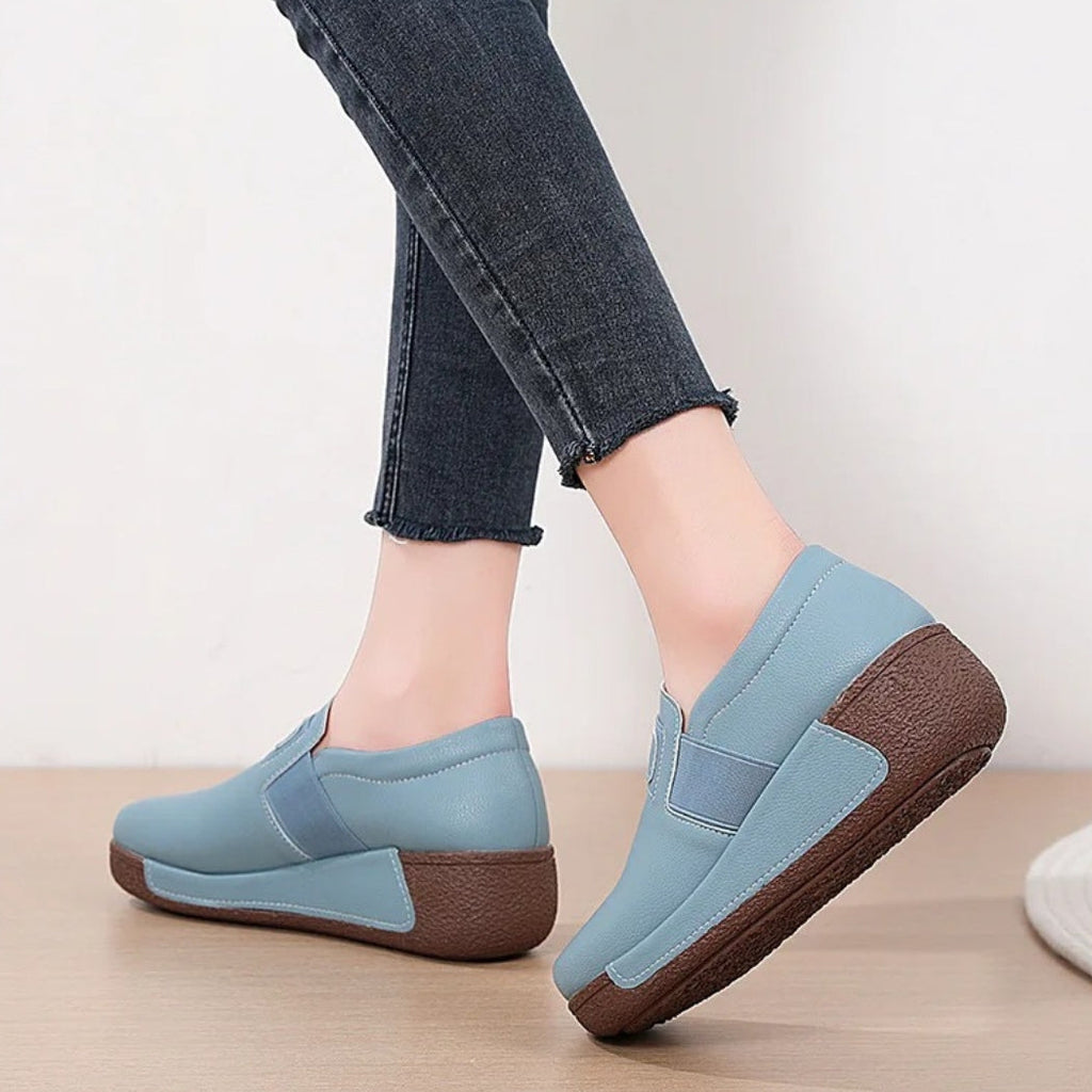 Ergonomiska kilklackloafers i syntetiskt läder för dam