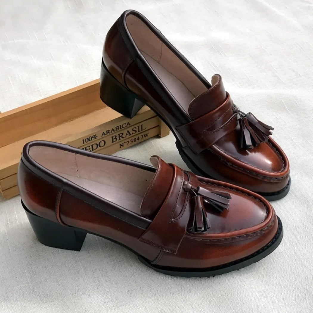 Loafers med tofsar och fyrkantig klack för dam