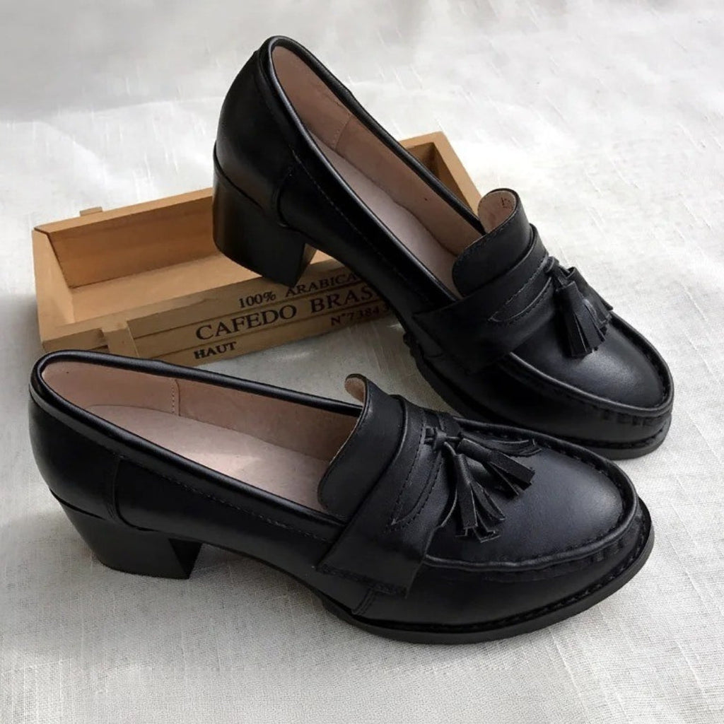 Loafers med tofsar och fyrkantig klack för dam