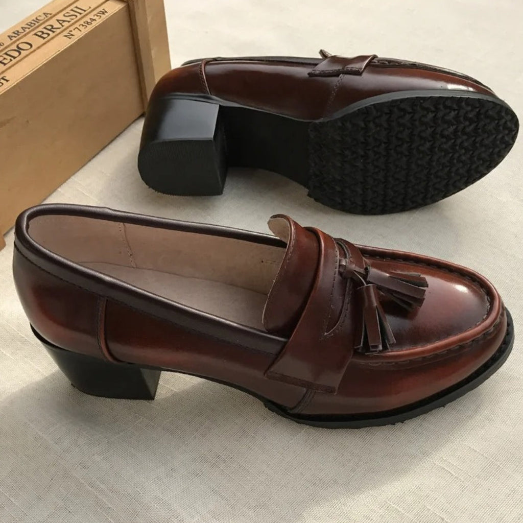 Loafers med tofsar och fyrkantig klack för dam