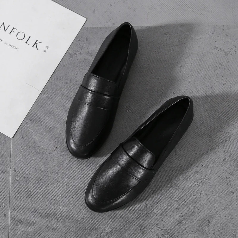 Minimalistisk loafer i syntetiskt läder för dam