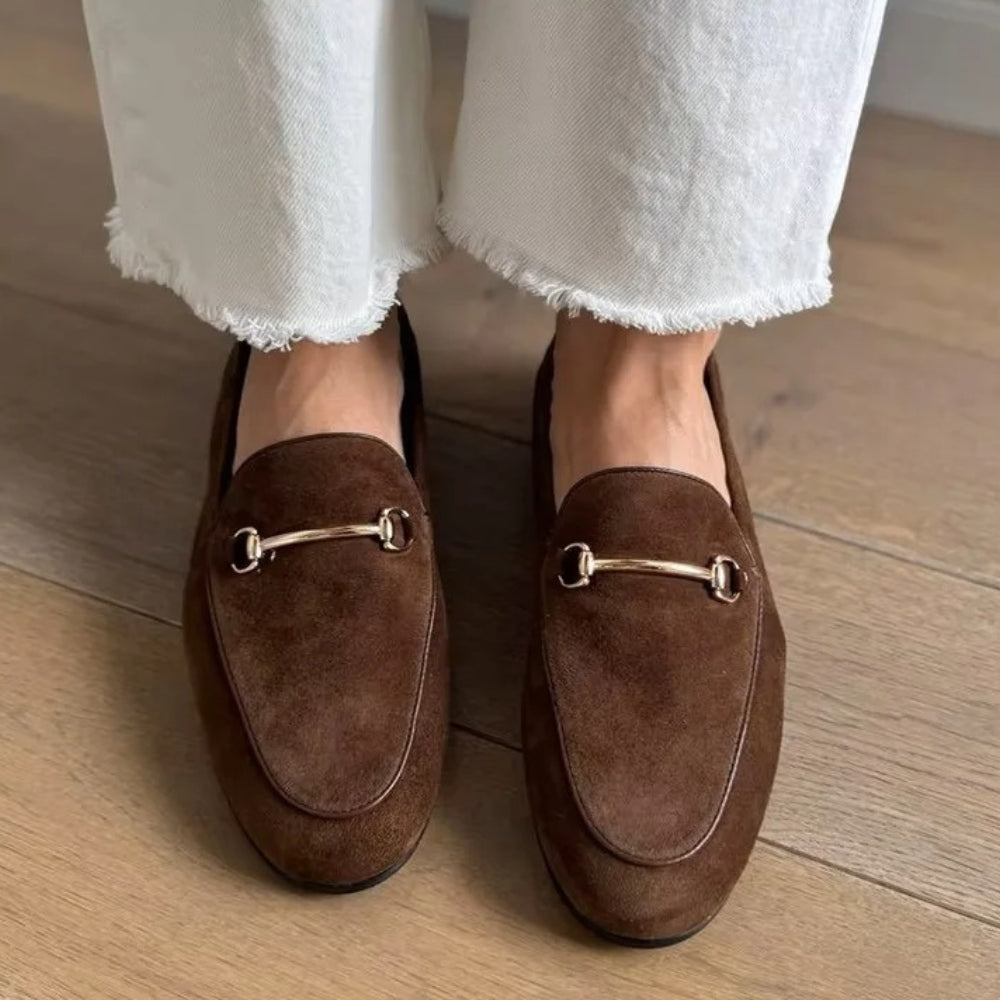 Loafers i äkta mocka med hovbetsel för dam