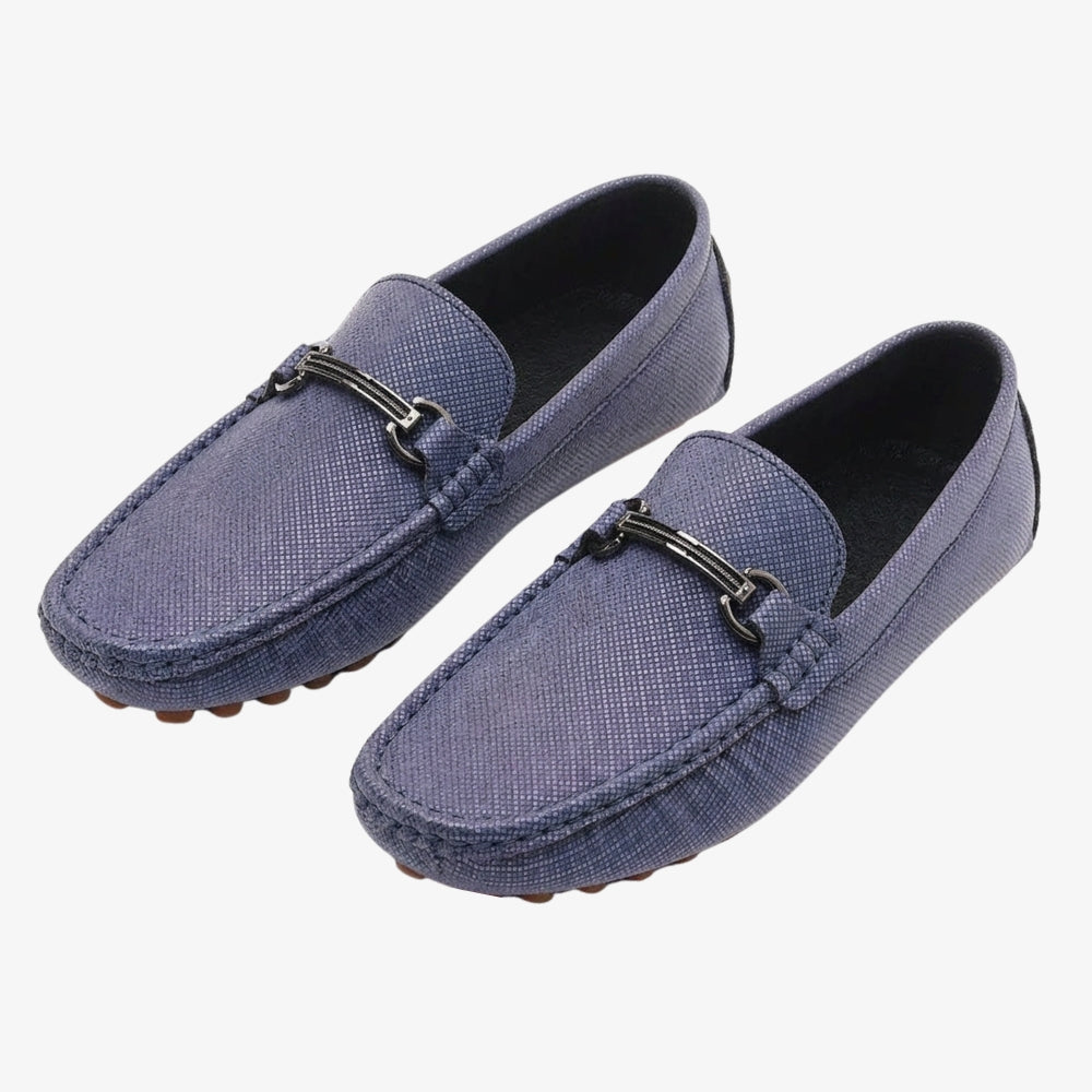 Loafers i texturerat läder för herr med silverfärgat spänne