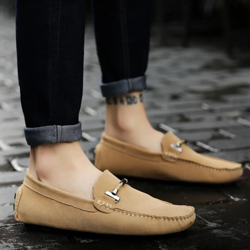 Fodrade loafers i mocka för herr