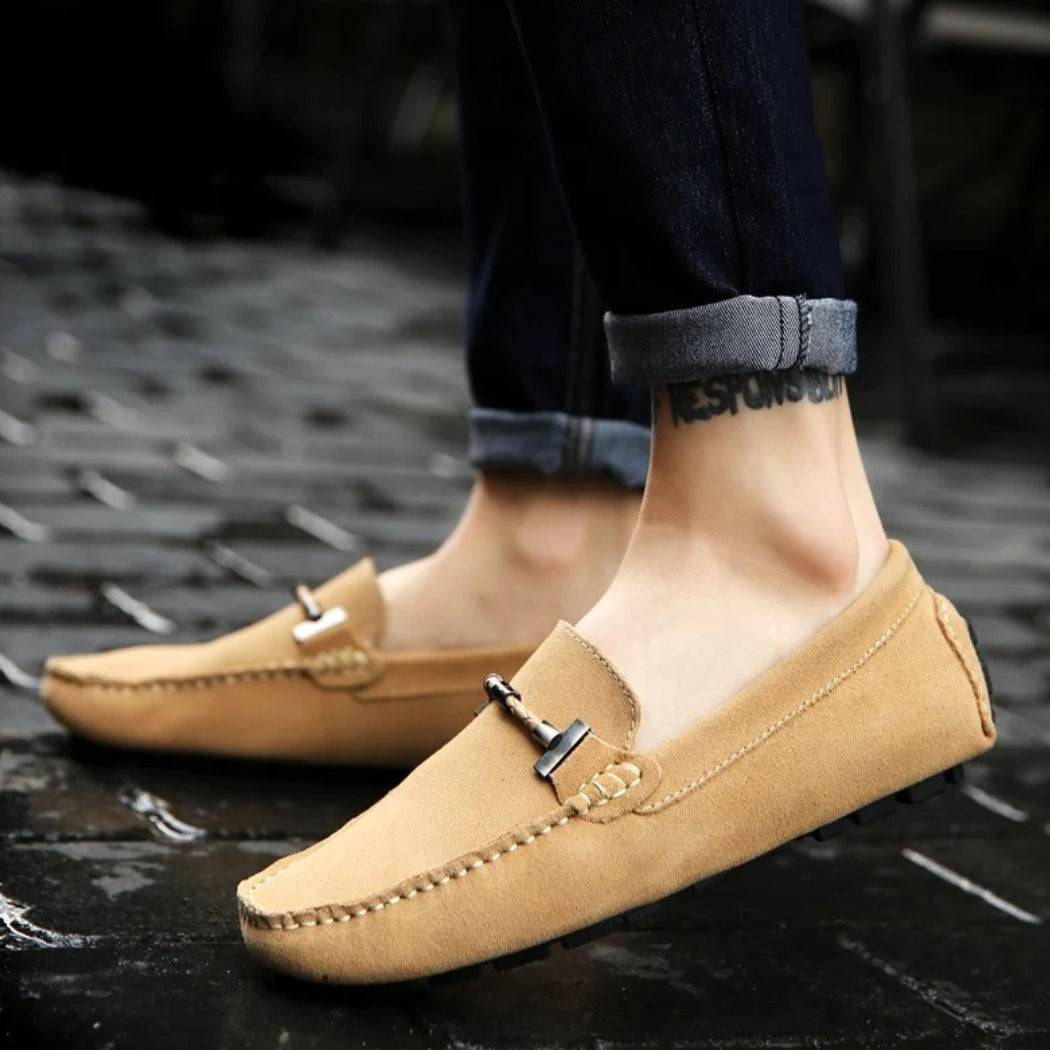 Fodrade loafers i mocka för herr