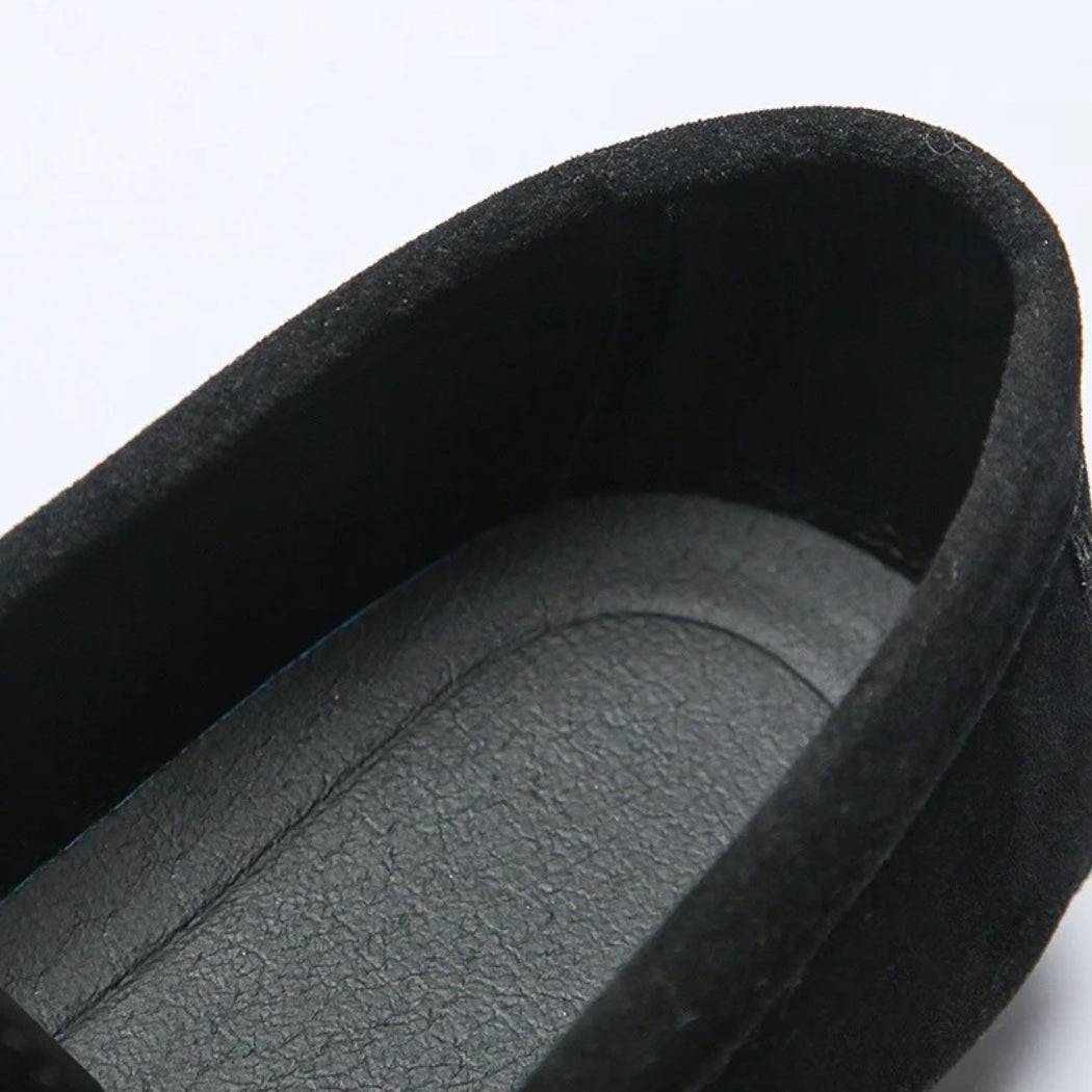 Loafers i syntetisk mocka för herr med guldfärgat metallspänne