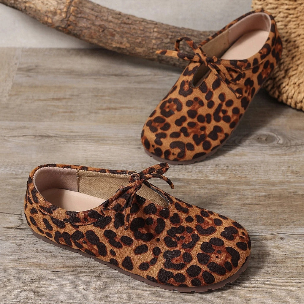 Leopardmönstrade loafers för dam i syntetisk mocka med rosett