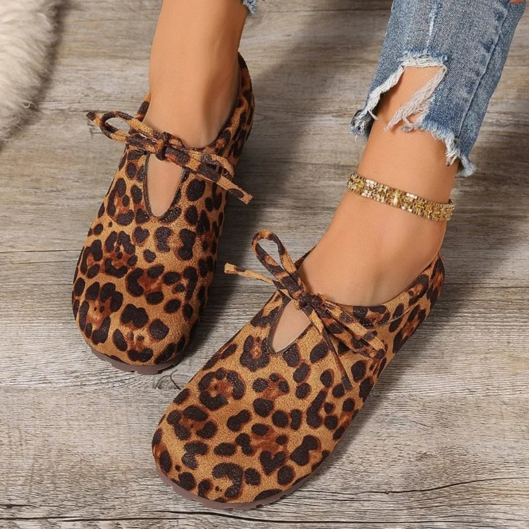 Leopardmönstrade loafers för dam i syntetisk mocka med rosett