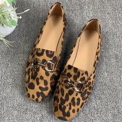 Leopardmönstrad loafer med kedja för dam, Brun