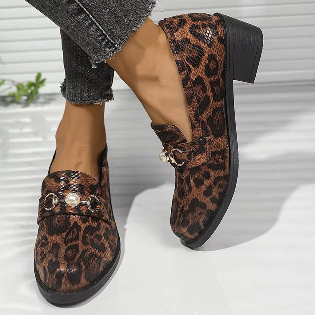Loafer leopard med ormeffekt och pärldetalj, bild 11 av 12