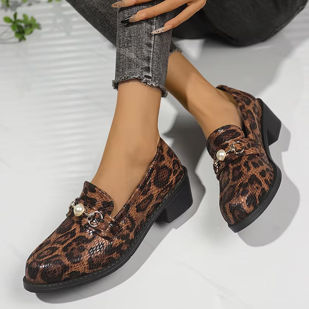 Loafer leopard med ormeffekt och pärldetalj, bild 9 av 12