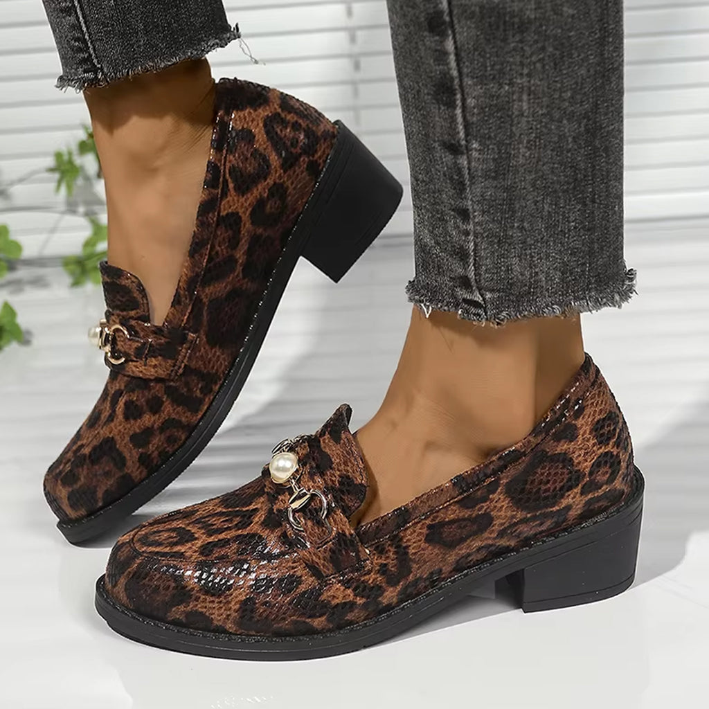 Loafer leopard med ormeffekt och pärldetalj, bild 7 av 12