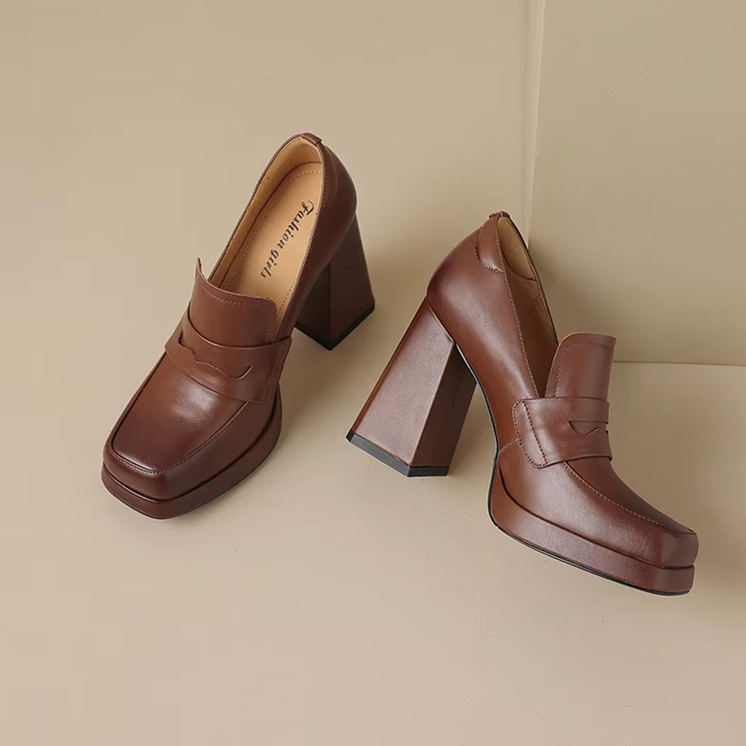 Brun loafer med klack i läder för kvinnor