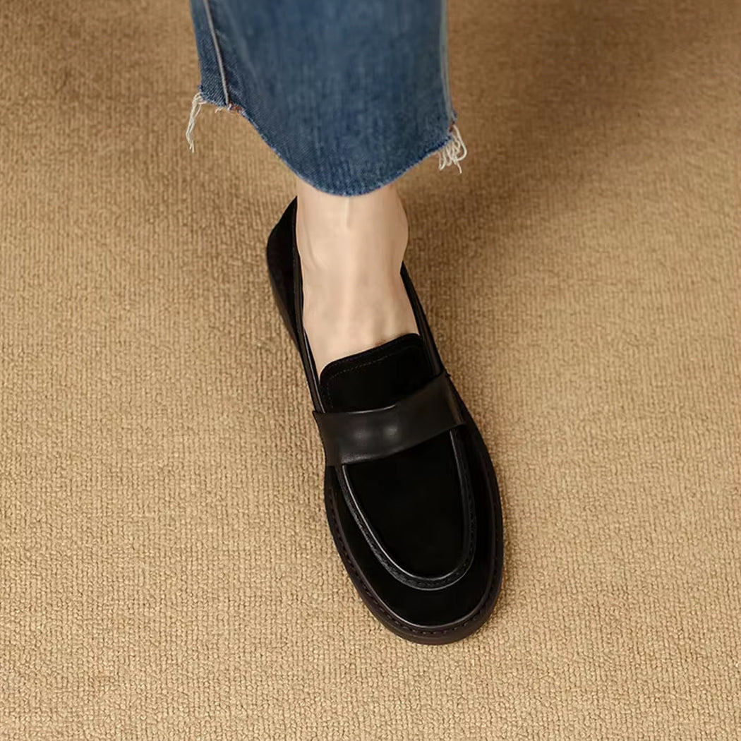 Klassisk loafer i mocka för dam, bild 8 av 9