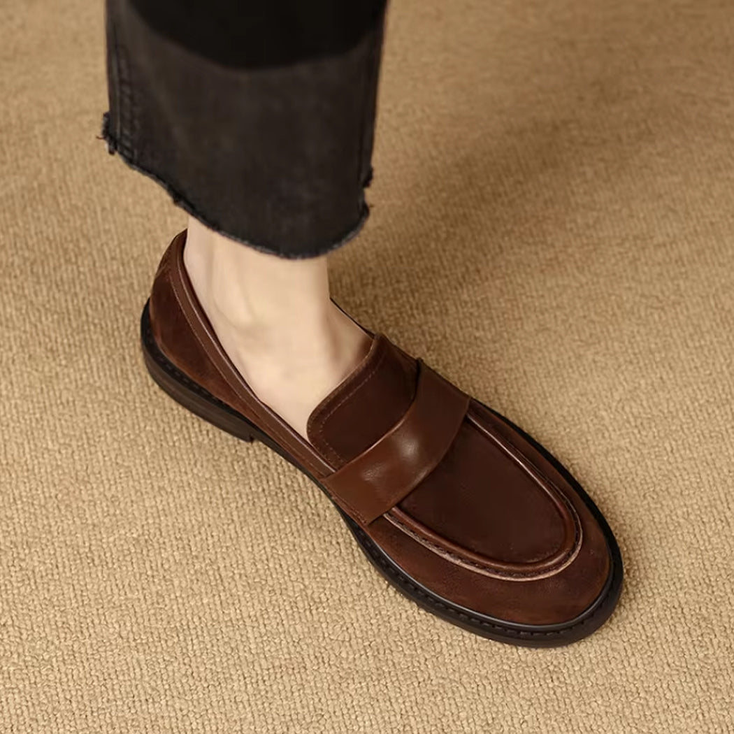Klassisk loafer i mocka för dam, bild 5 av 9
