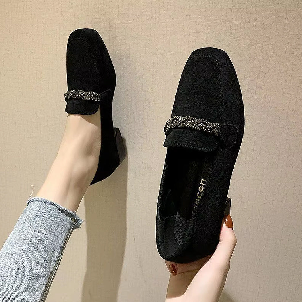 Elegant mockasin i mocka med strass-kedja, bild 4 av 7