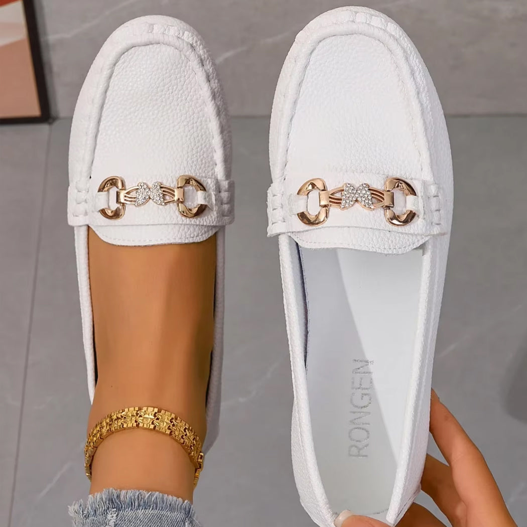 Avslappnad loafer med kedjedetaljer och strass, bild 16 av 16
