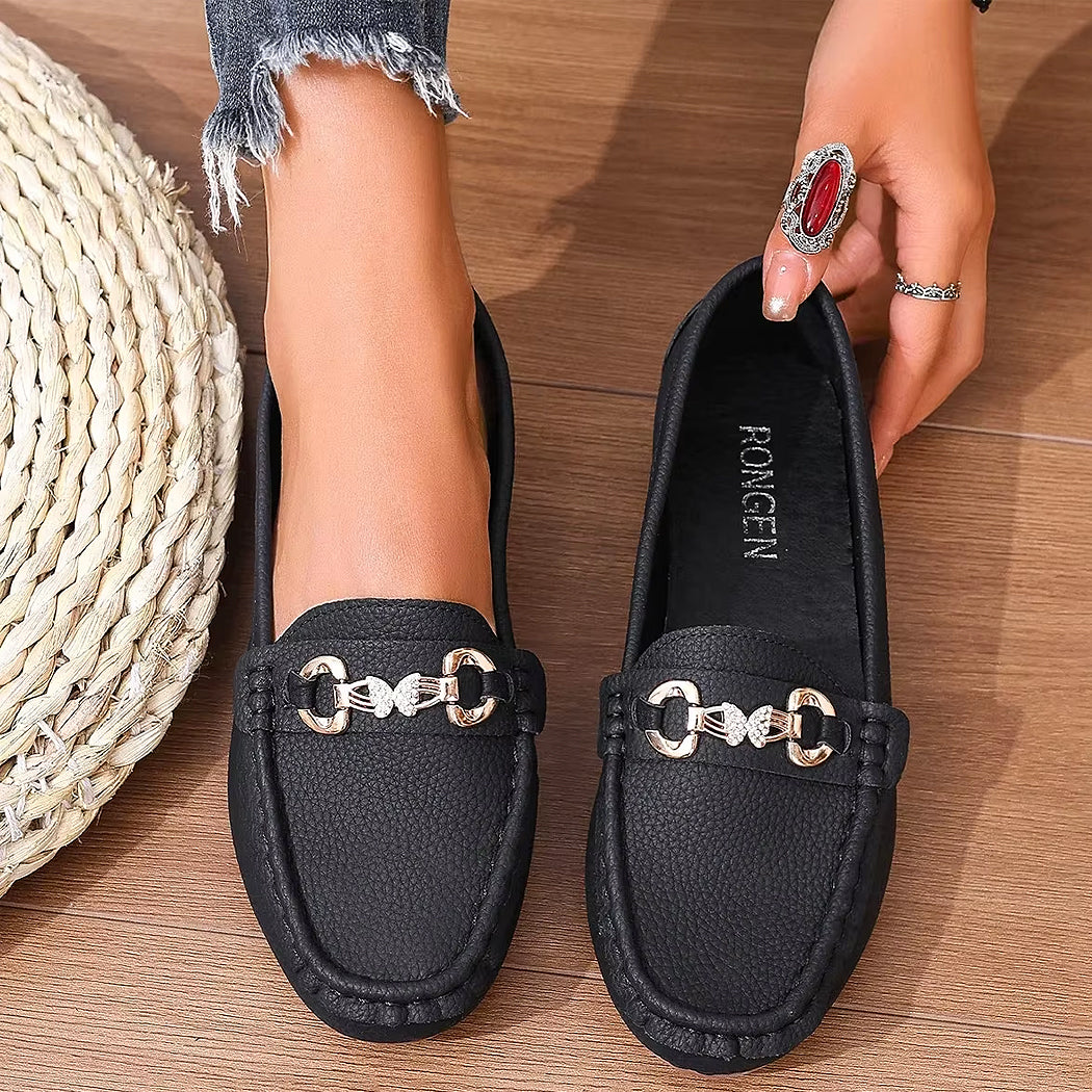 Avslappnad loafer med kedjedetaljer och strass, bild 5 av 16