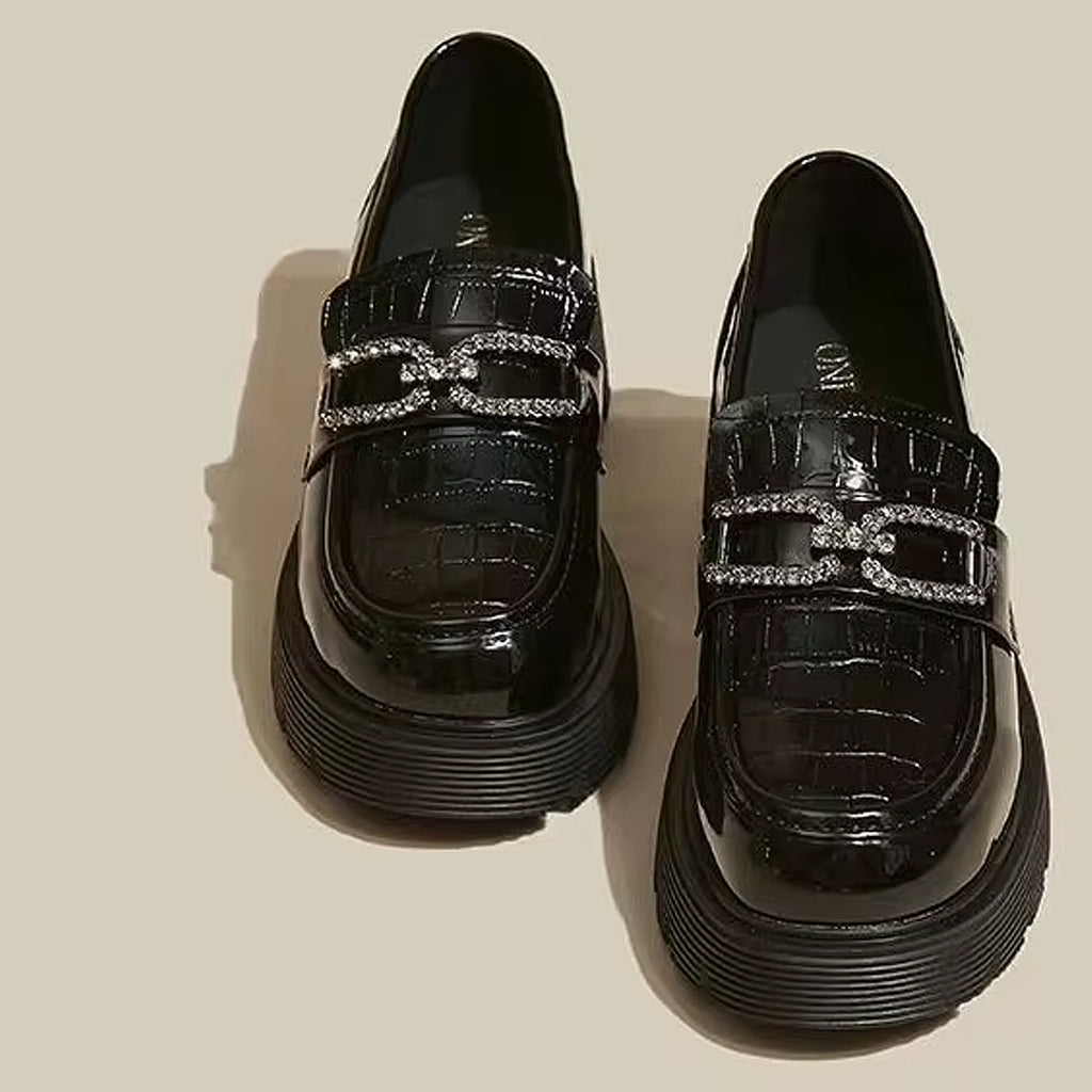 Loafers med platåsula, krokodileffekt och strass-kedja, bild 5 av 8