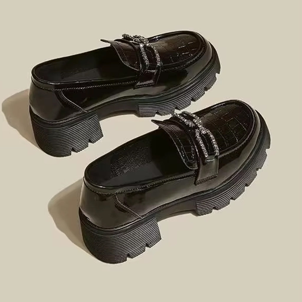Loafers med platåsula, krokodileffekt och strass-kedja, bild 4 av 8