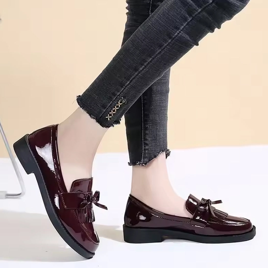 Lacklackad loafer med fransar och rosett, bild 3 av 11