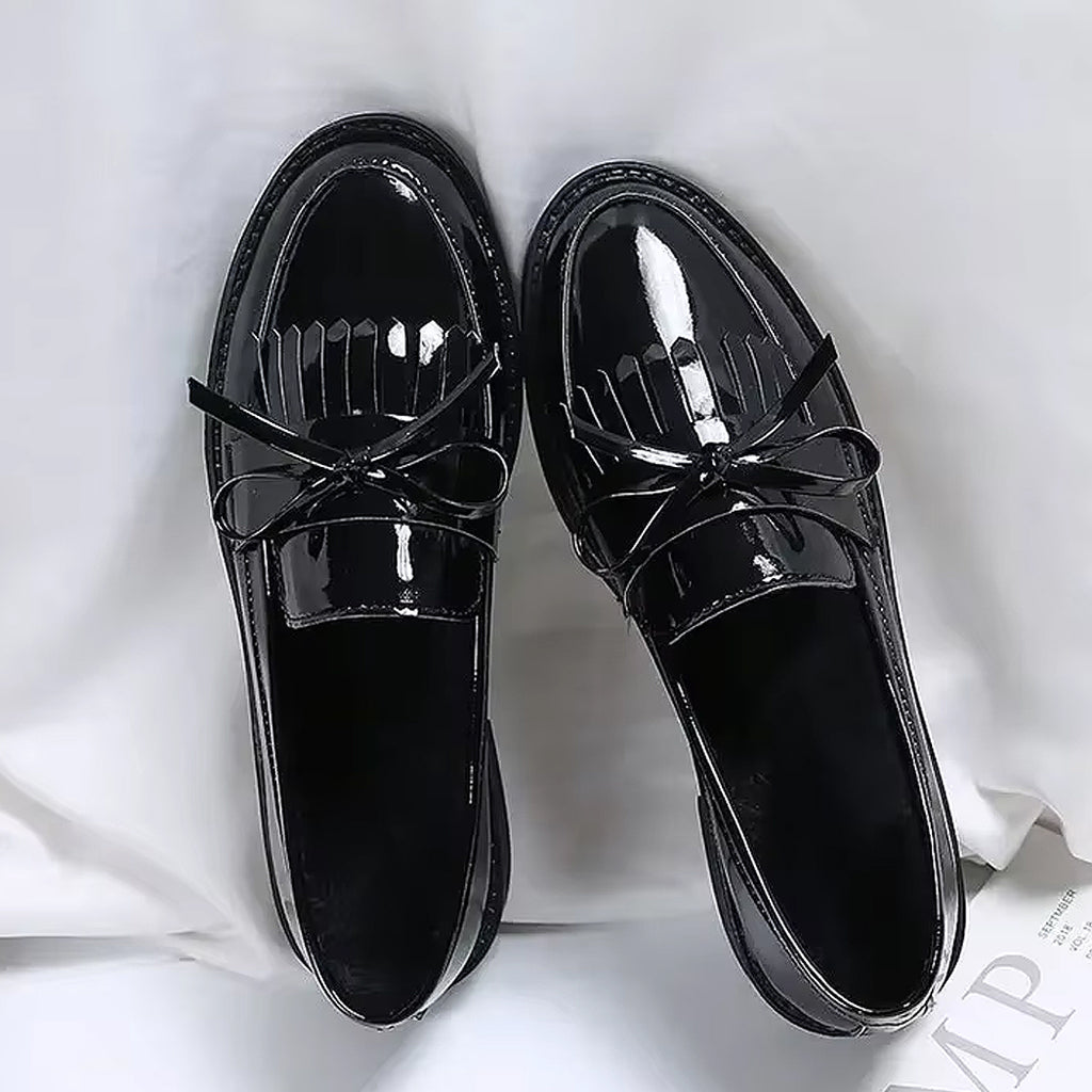 Lacklackad loafer med fransar och rosett, bild 8 av 11
