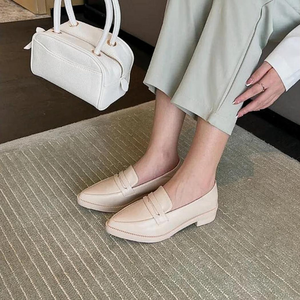 Loafers med fyrkantig klack och sula i syntetiskt läder för dam