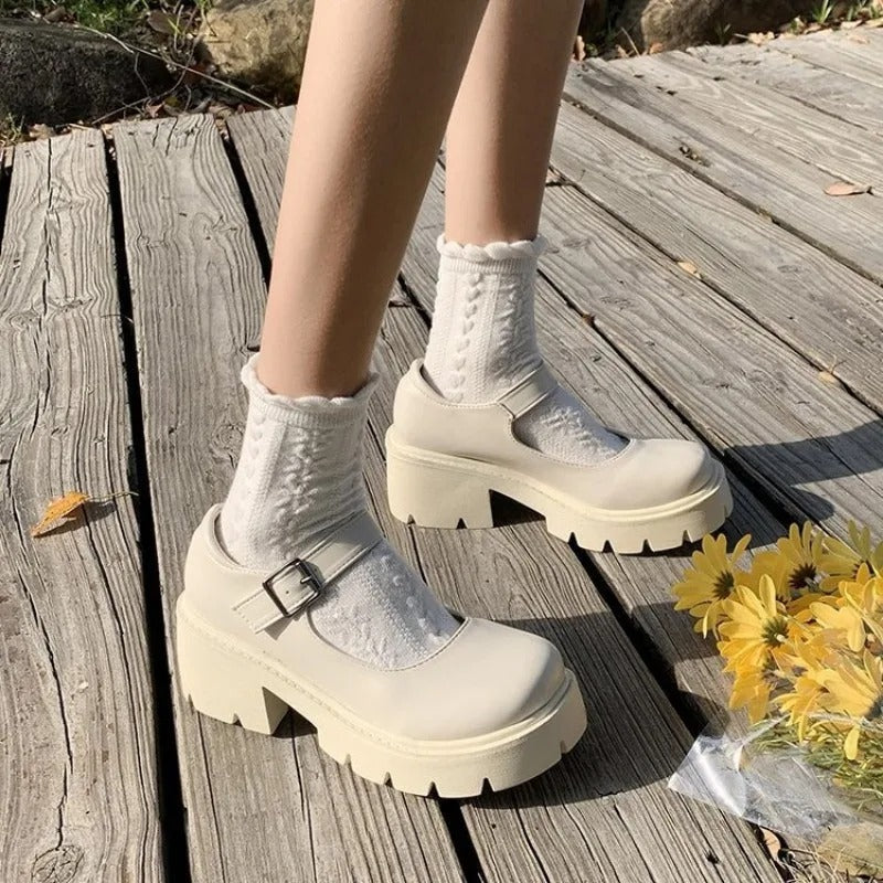 Chunky Mary beige Jane-loafers med tjock sula
