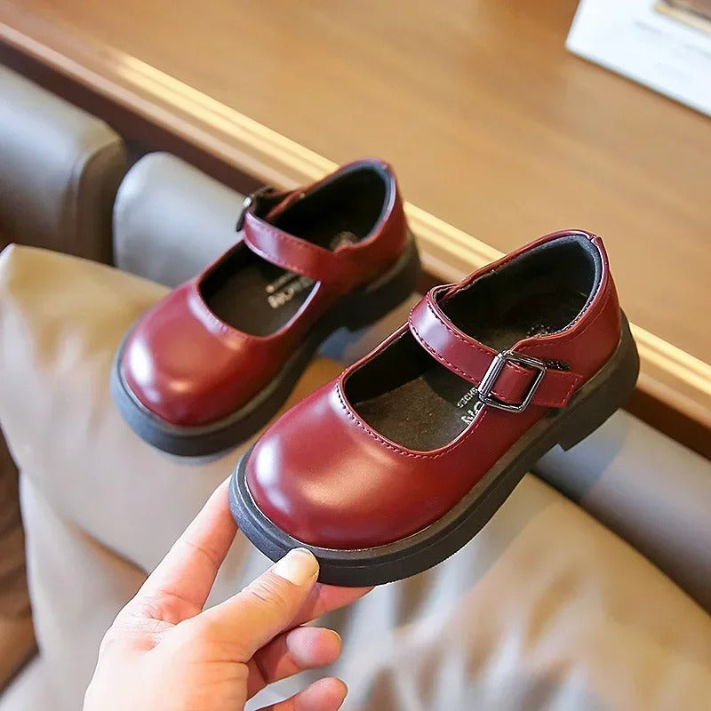 Klassiska loafers i läderimitation för flickor, bild 2 av 10