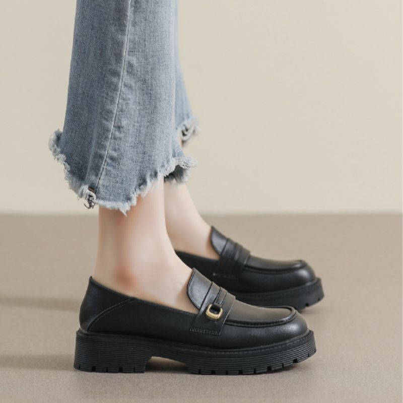 Dam loafers i läder med platåsula, bild 6 av 9