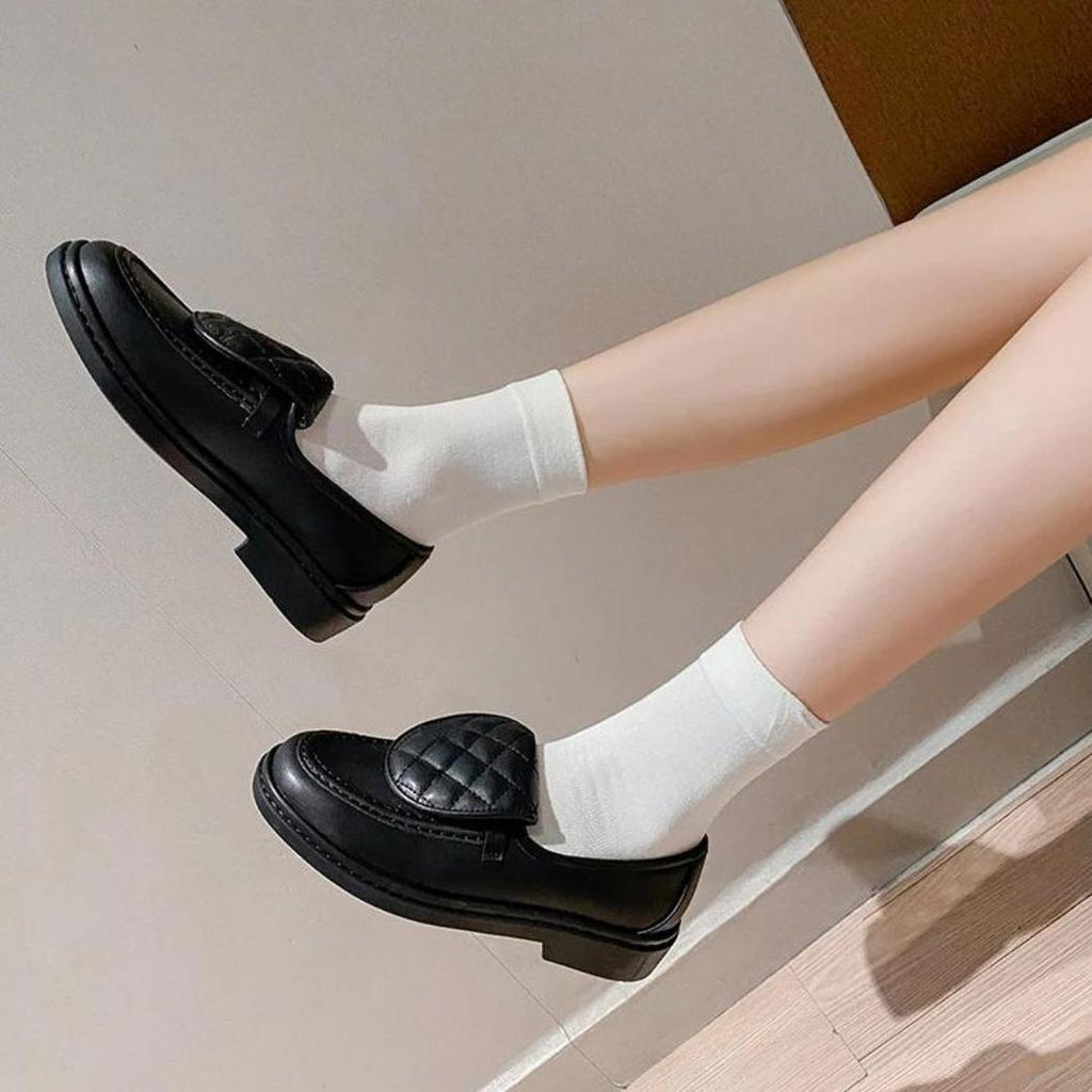 Loafers för dam med quiltad ovandel och fyrkantig klack