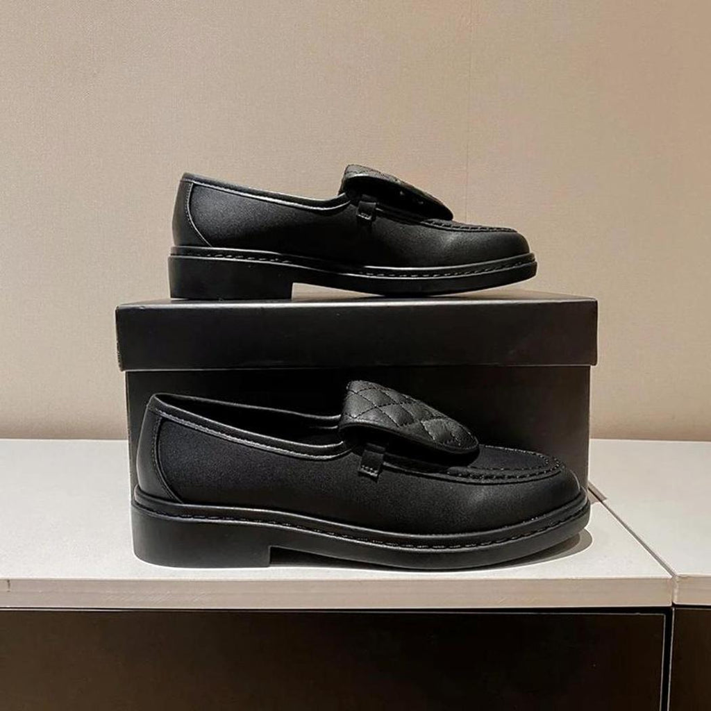 Loafers för dam med quiltad ovandel och fyrkantig klack