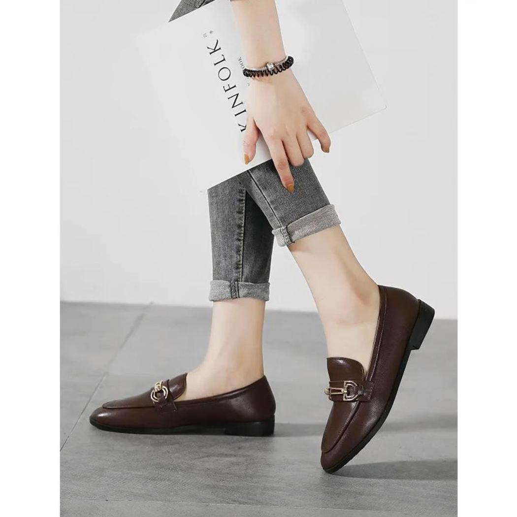 Eleganta loafers med fyrkantig klack i syntetiskt läder för dam