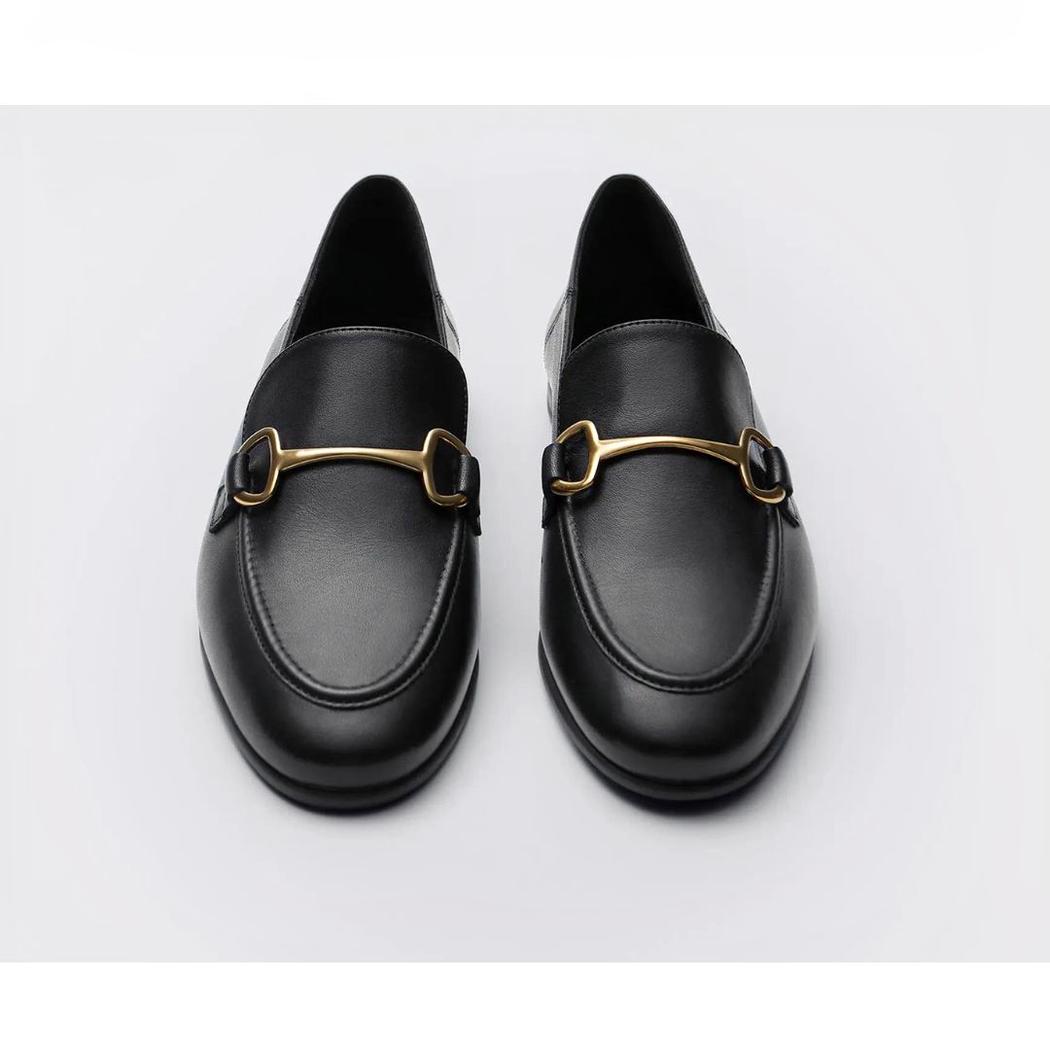 Tunna och lätta loafers i äkta läder