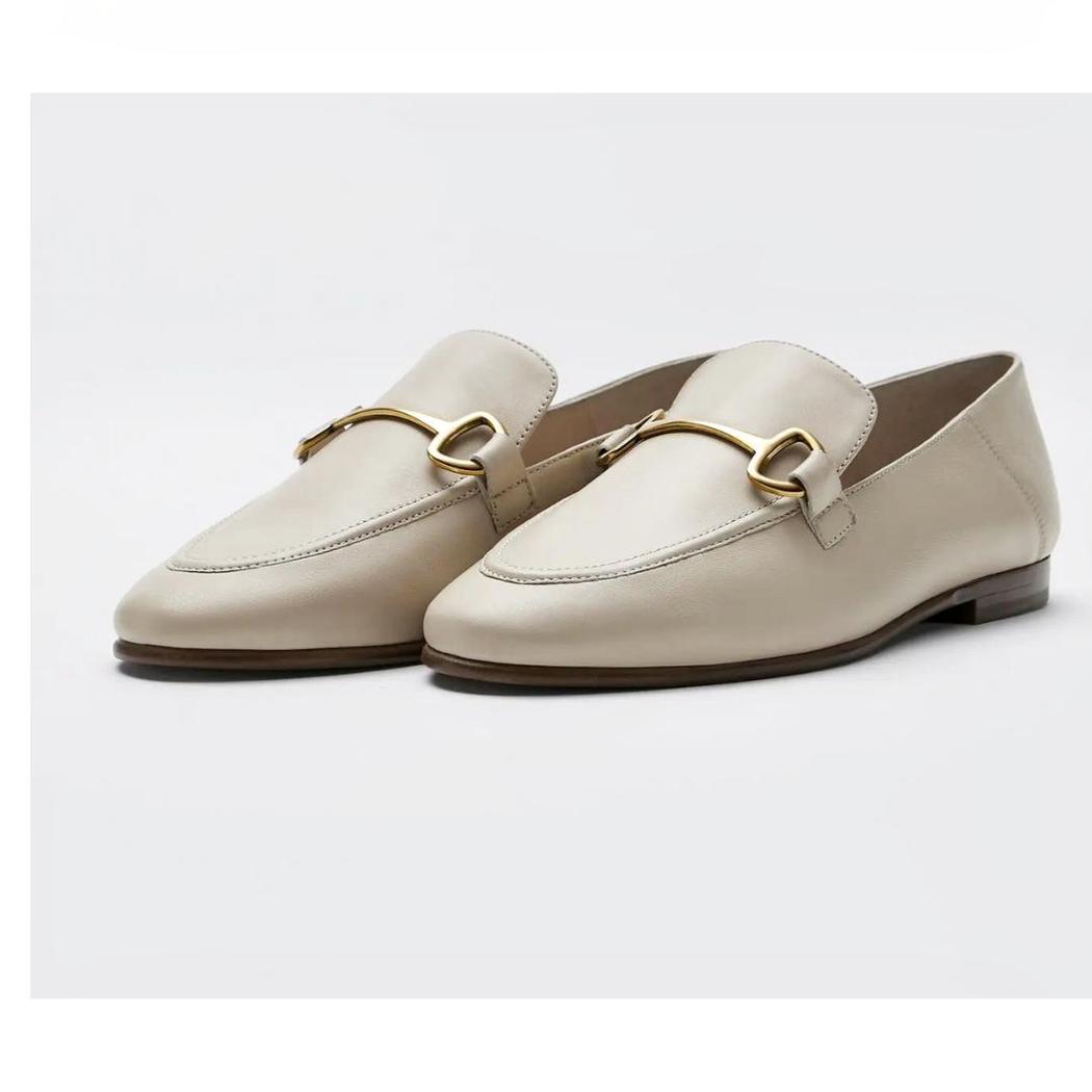 Tunna och lätta loafers i äkta läder