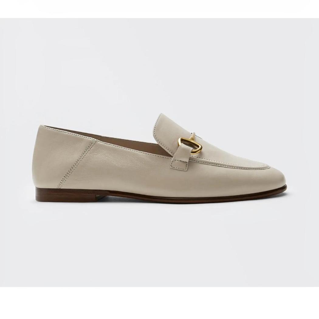 Tunna och lätta loafers i äkta läder