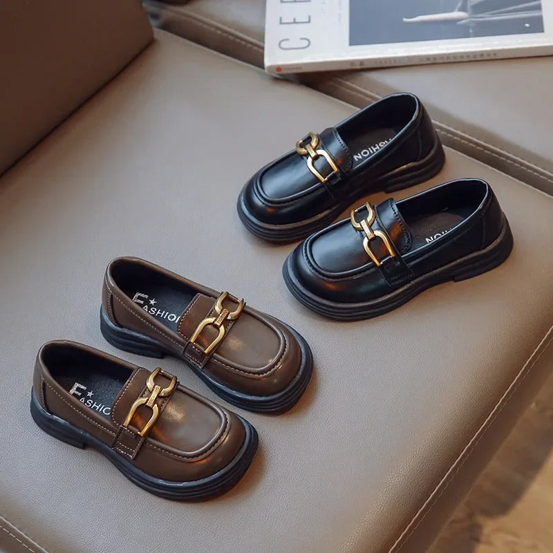 Mörka loafers för flickor med spänne, bild 7 av 7