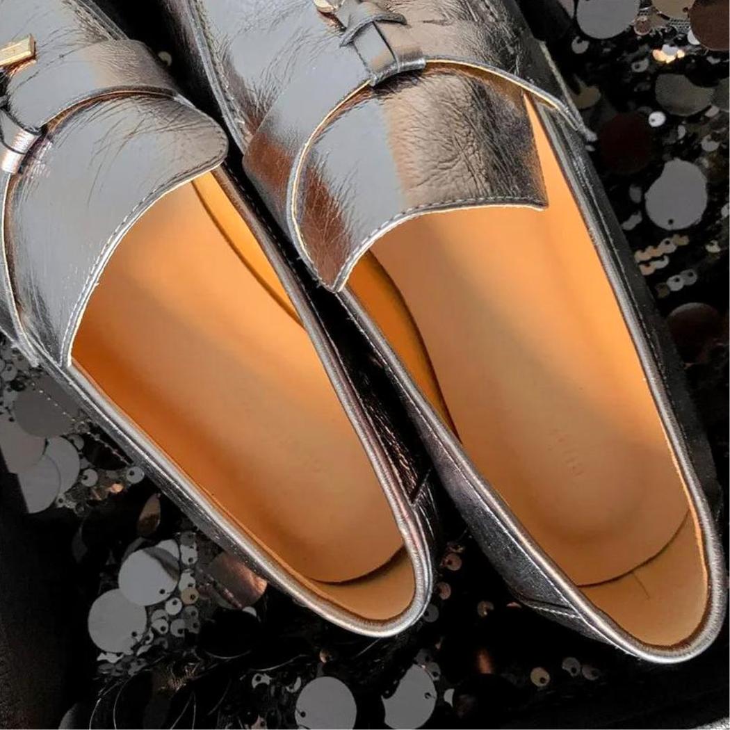 Silverfärgade tassel loafers för dam i äkta läder