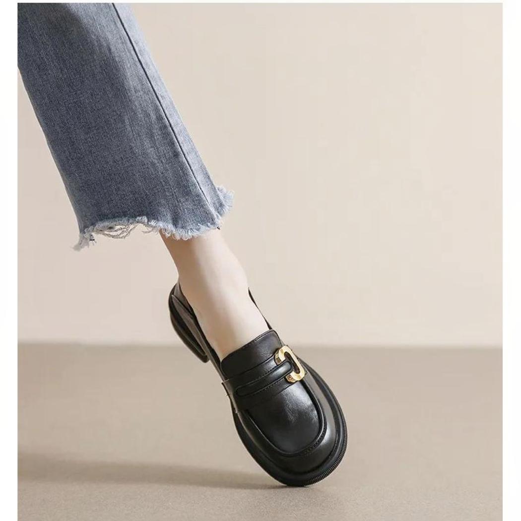 Mjuka och eleganta loafers i äkta läder för kvinnor, bild 4 av 13