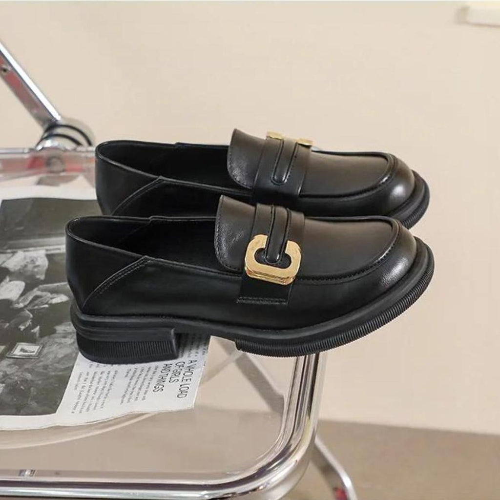 Mjuka och eleganta svarta loafers i äkta läder för kvinnor