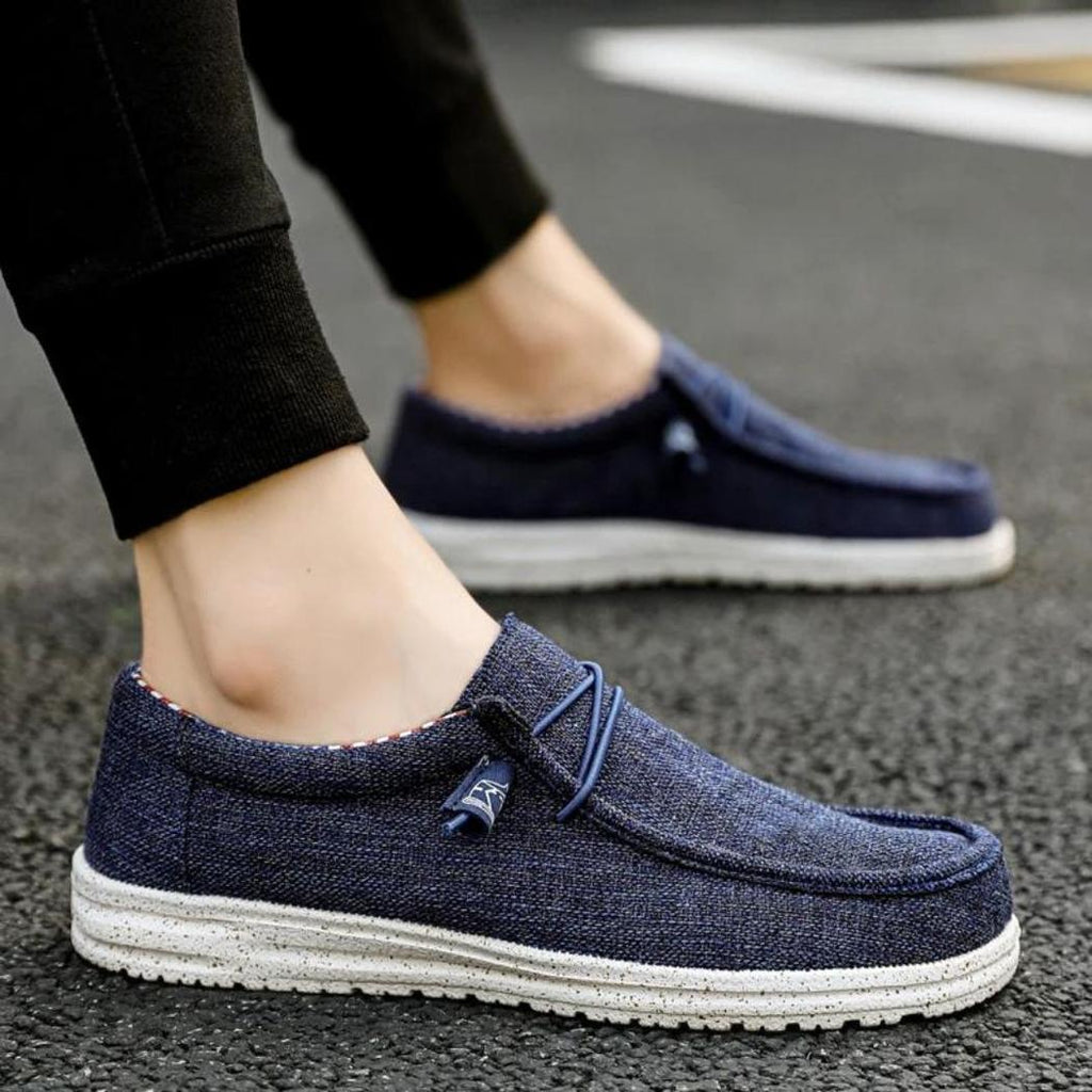 Lätta loafers i tyg för herr, bruna eller blå