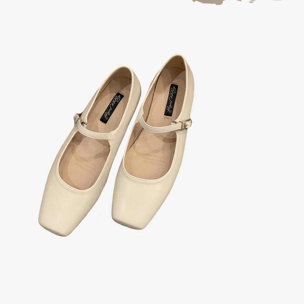 Mary Jane-loafers med fyrkantig tå och en liten spänne på fotryggen