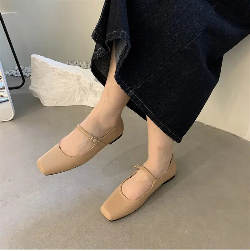 Trendiga Mary Jane ballerinor med remmar, bild 8 av 11