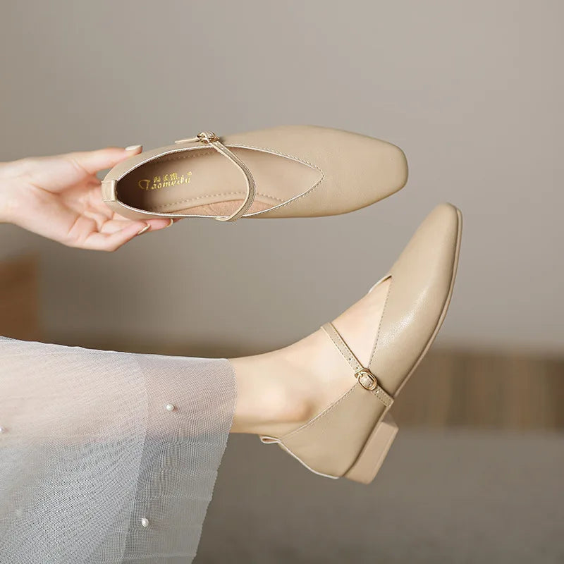 Mary Jane beige ballerinas med remmar Elegant och retro