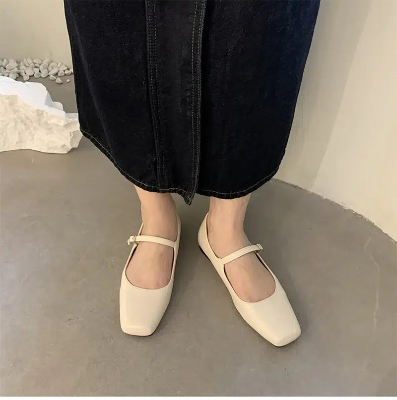 Trendiga Mary Jane ballerinor med remmar, bild 2 av 11
