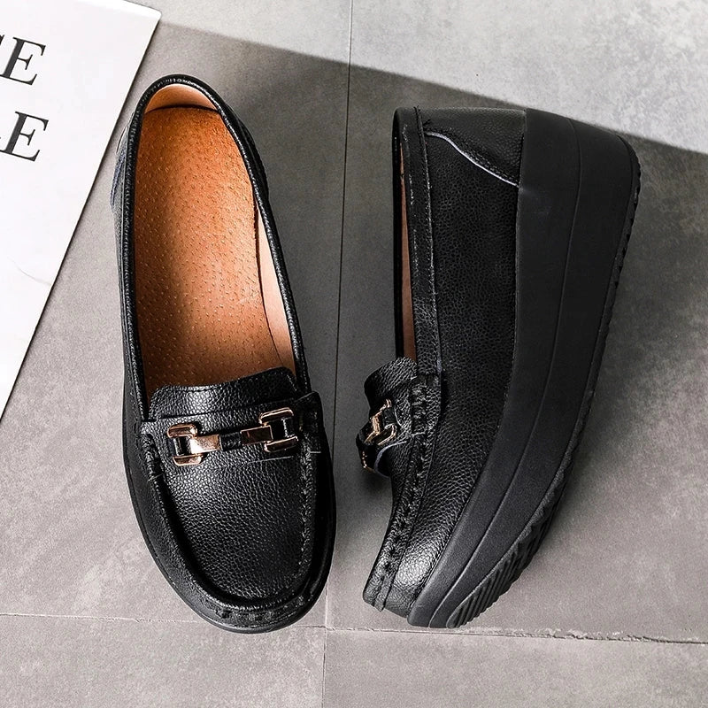 Svarta ortopediska loafers med platåsula för dam, bild 2 av 3